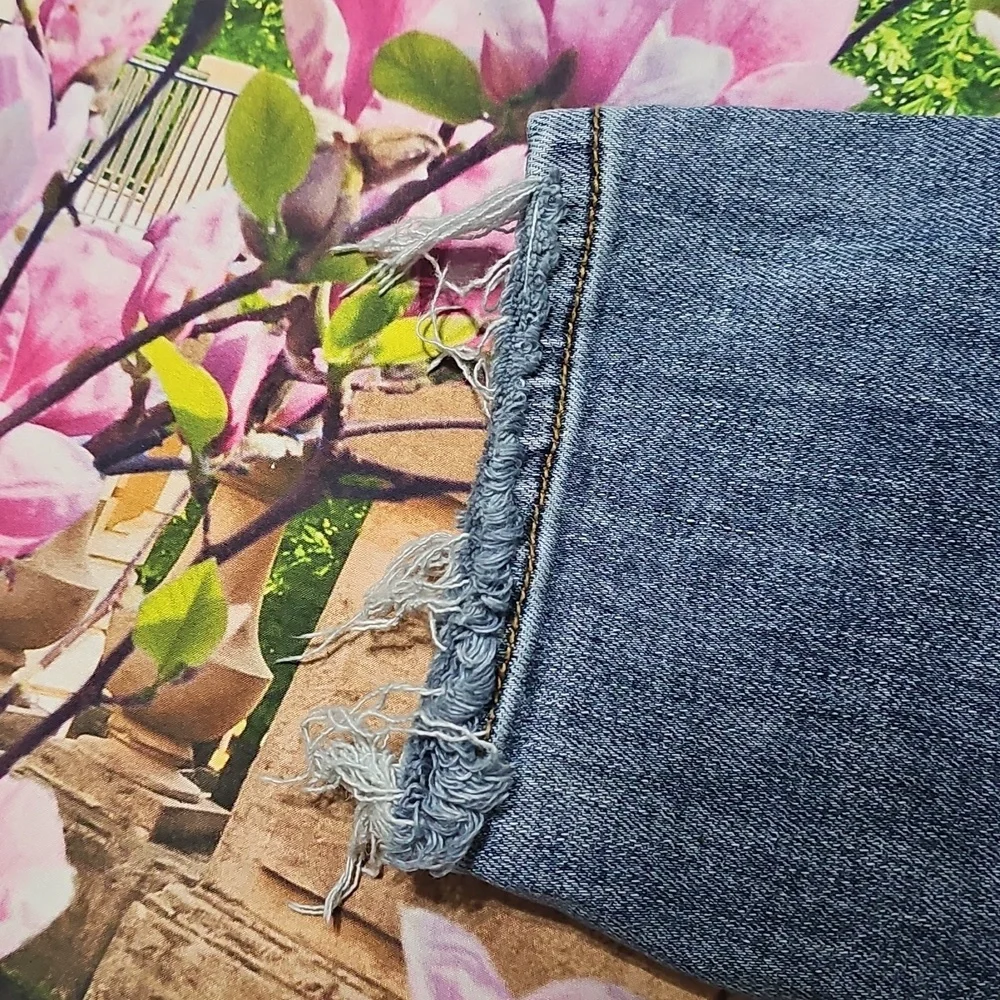 Judy Blue 5 Button Distressed High Waisted Boyfriend Jeans Size 3/26 - Picture 4 of 7